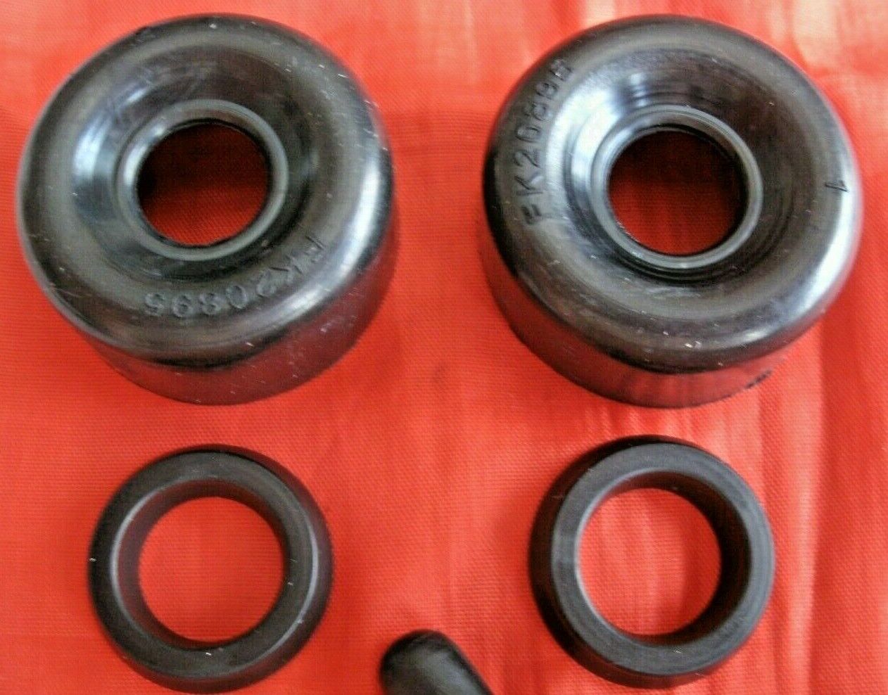 1 New Rover SD1 2.0 2.3 2.6 3.5 Rear Wheel Cylinder Seal kit SSB528 1976 On.