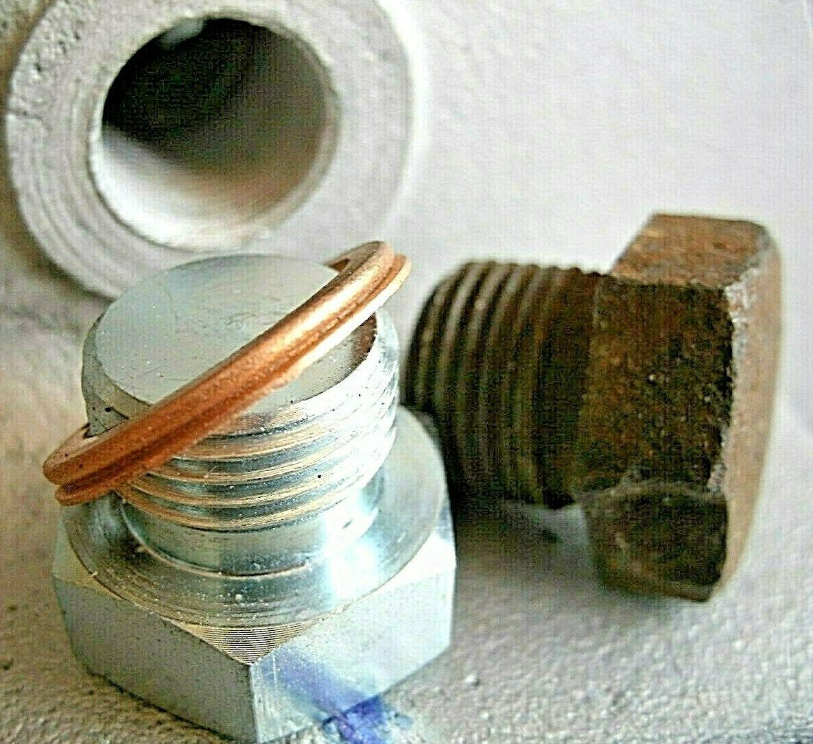 Rover V8 Carburettor Inlet Manifold Blanking plug & copper washer 603224 232043
