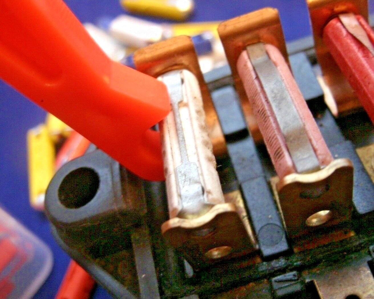 New FORD Escort MK 2 Replacement Continental Ceramics Fuses Set & a fitting tool
