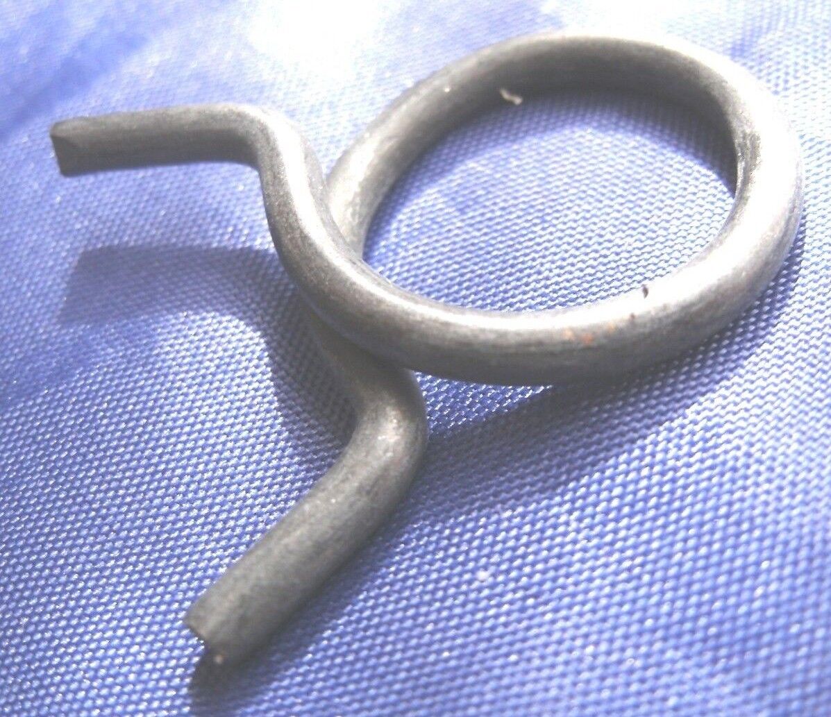 One NOS Range Rover Brake Vacuum Hose Manifold Servo Corbin Clip.