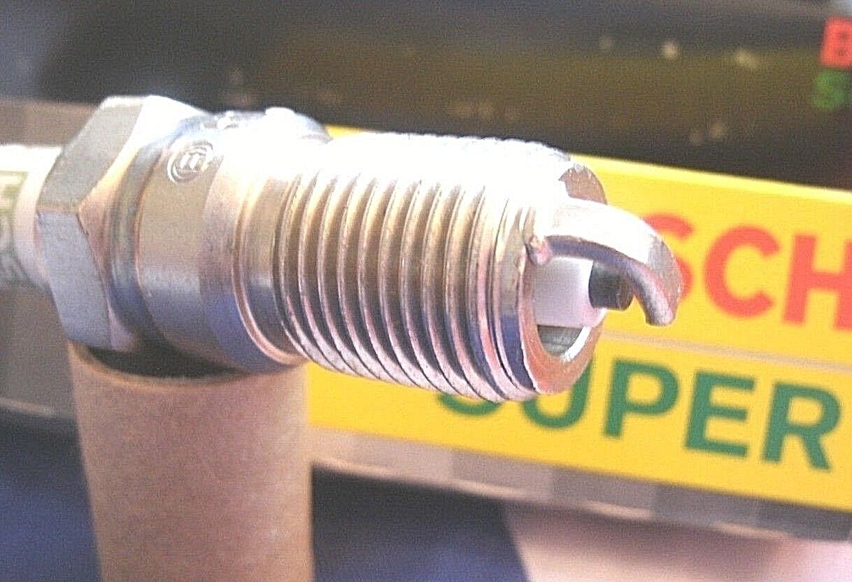 ONE NEW SET OF 4 H7DC Genuine Boxed Bosch Super Spark Plugs 0241235636-740.