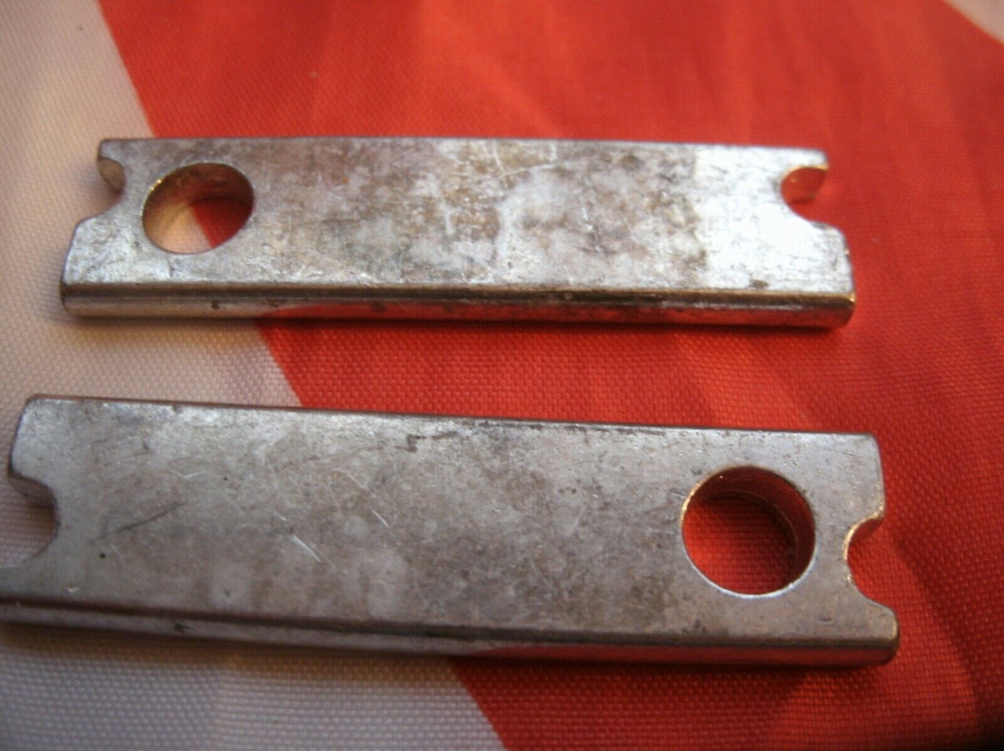 ROVER P6 New Car Set 4 Stainless Steel Rear Brake Caliper Retaining Plates