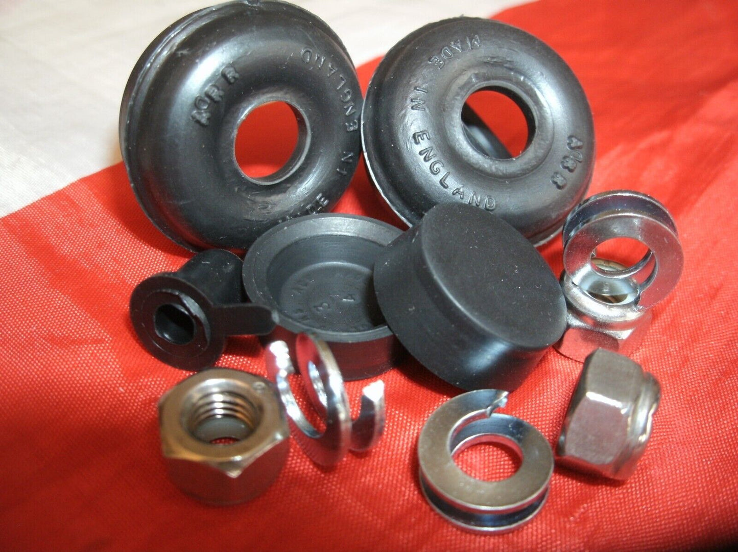 Rover P4 Rear Brake Cylinder Service set Rubber Seals Lock nut & Special Washers