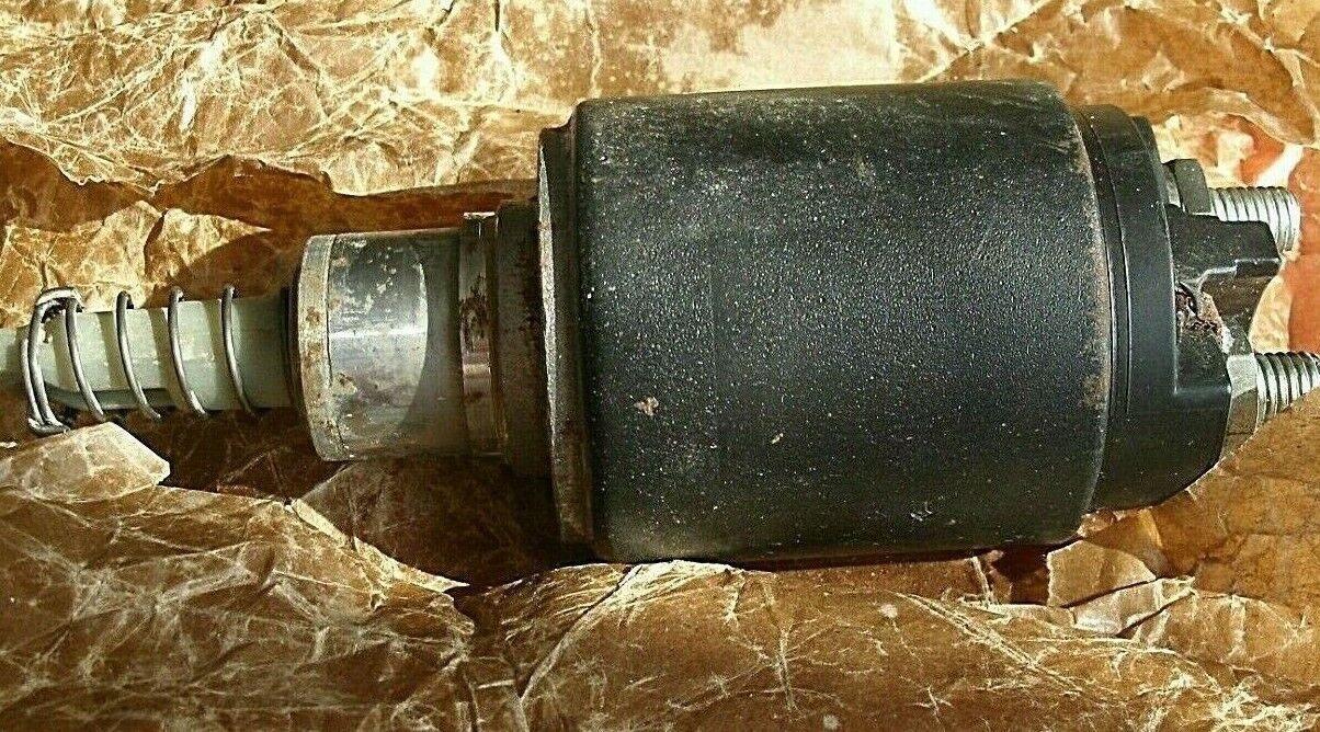 One Only Original BOSCH 0331402021 Solenoid Switch 24 V 170 New Old Stock + box.