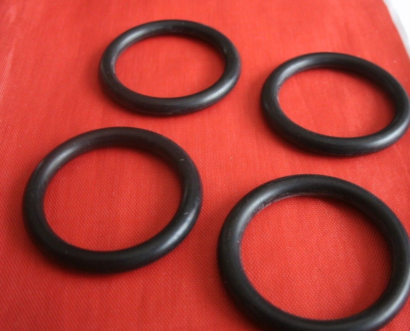 New Rover P5 3 Litre Exhaust Tappet Side Cover Fixing Bolt Rubber O Rings