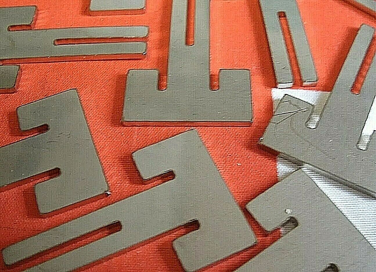 Rover P4 all models 1950 to 1964 One bonnet finishing strip fitting clip