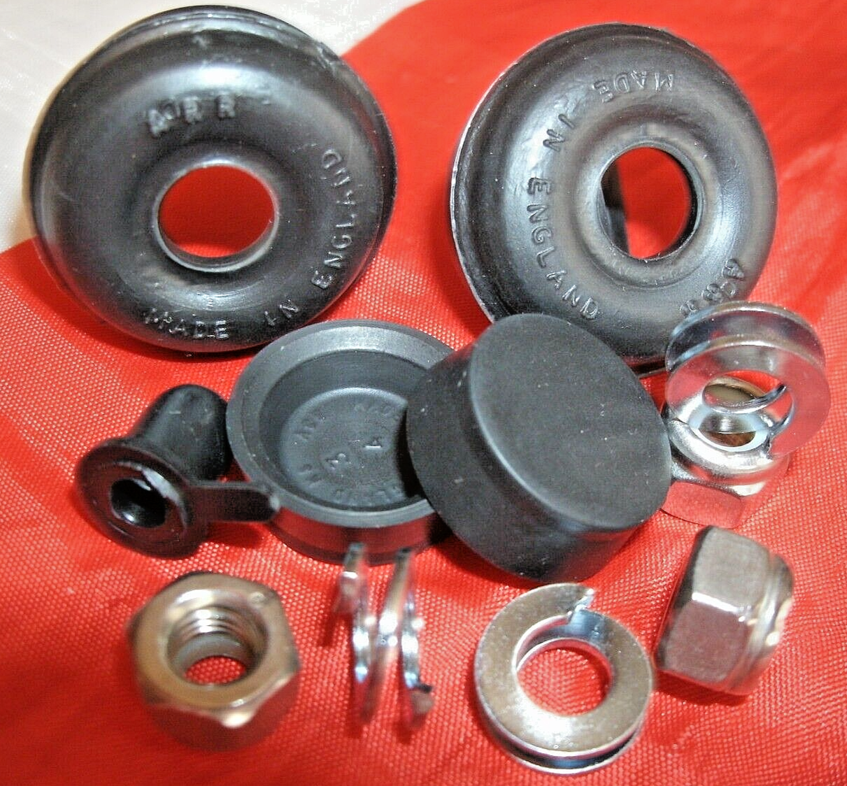 Rover P4 Rear Brake Cylinder Service set Rubber Seals Lock nut & Special Washers