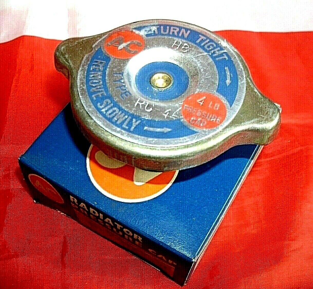 ONE New Old Stock A C Delco 4 lbs Radiator Pressure Cap 850798 With Box.