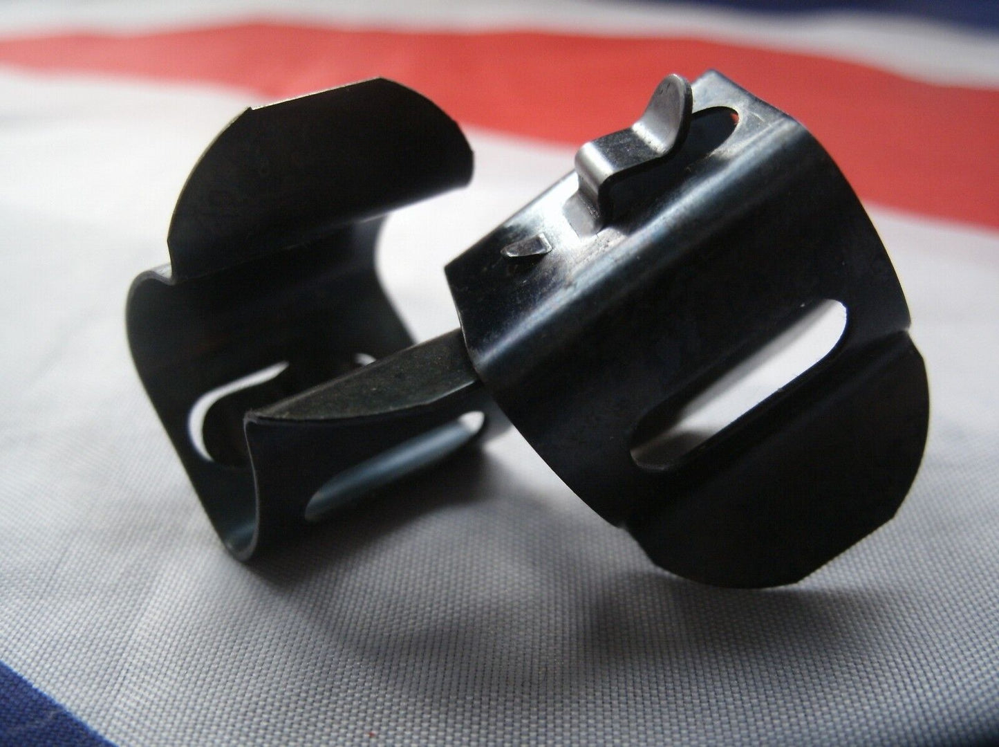 NOS Rover P6 2000 TC Cold Start Chock Twin Cable Mounting Clip Airbox intake.