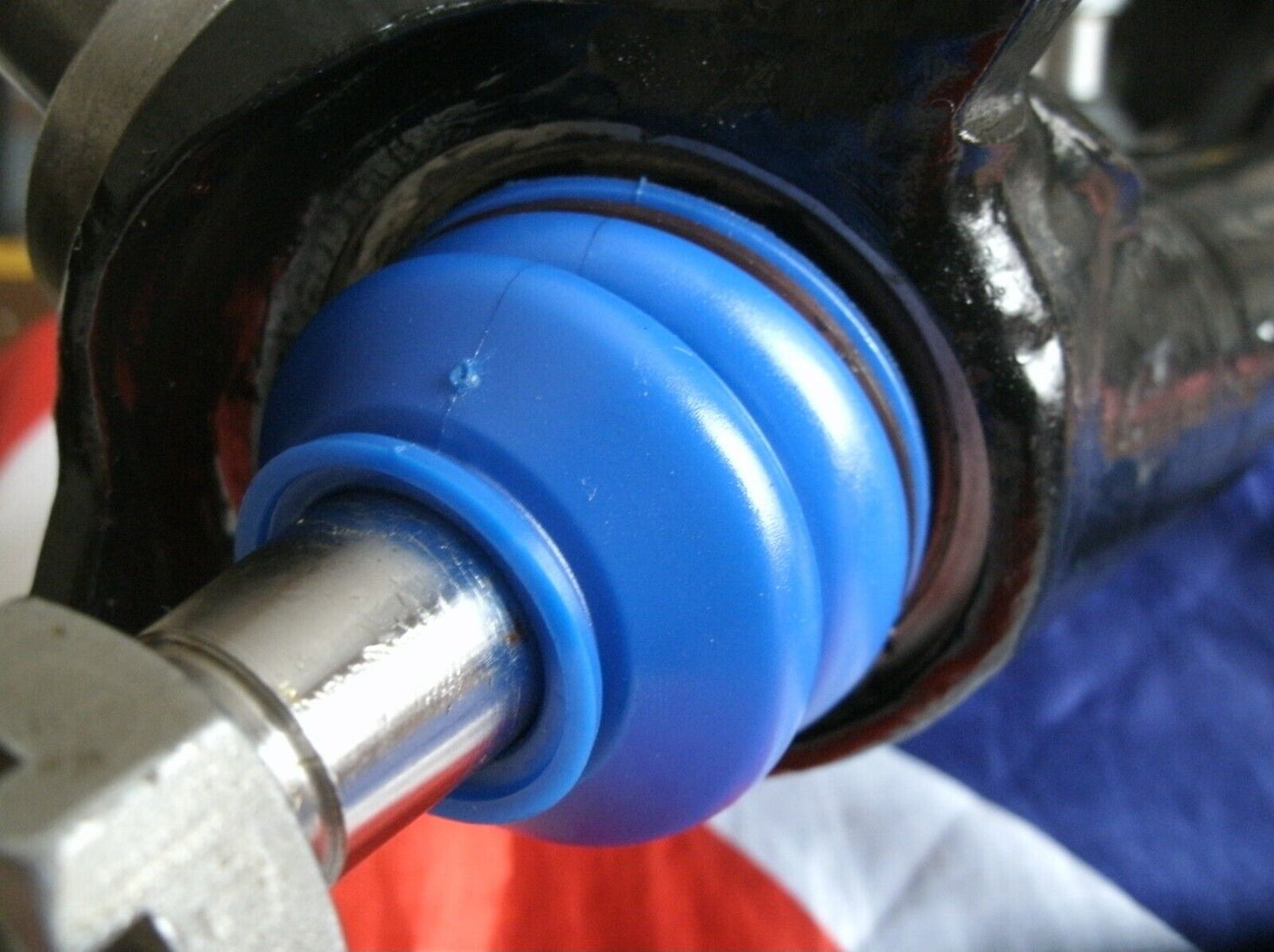 1 new Rover P6 Flexible Dust Cover For The Lower Ball Joint For the Front Swivel