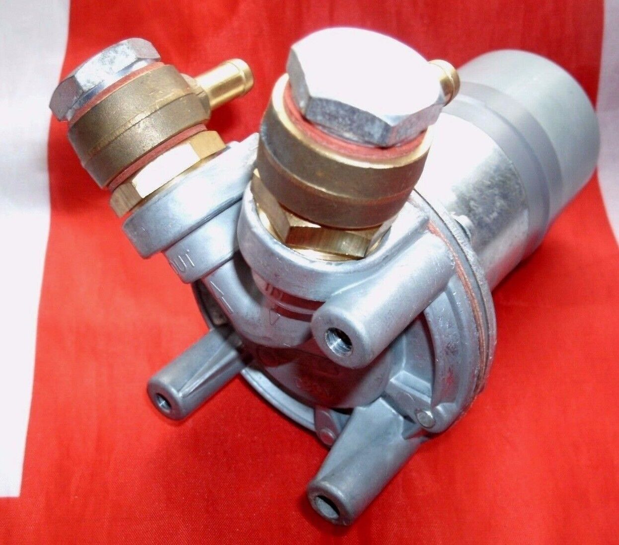 NewPetrol Pump 4 CARBURETTORS 12V With Fitting Banjo Bolts, Seals &Banjos NOS