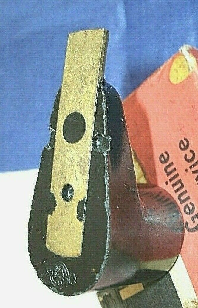 One NOS V8 Rotor Arm Lucas 54419082 Aston Rolls Rover Triumph Stag With O/E Box