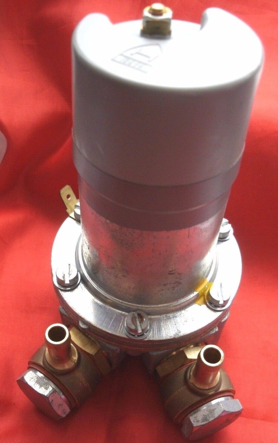 NewPetrol Pump 4 CARBURETTORS 12V With Fitting Banjo Bolts, Seals &Banjos NOS