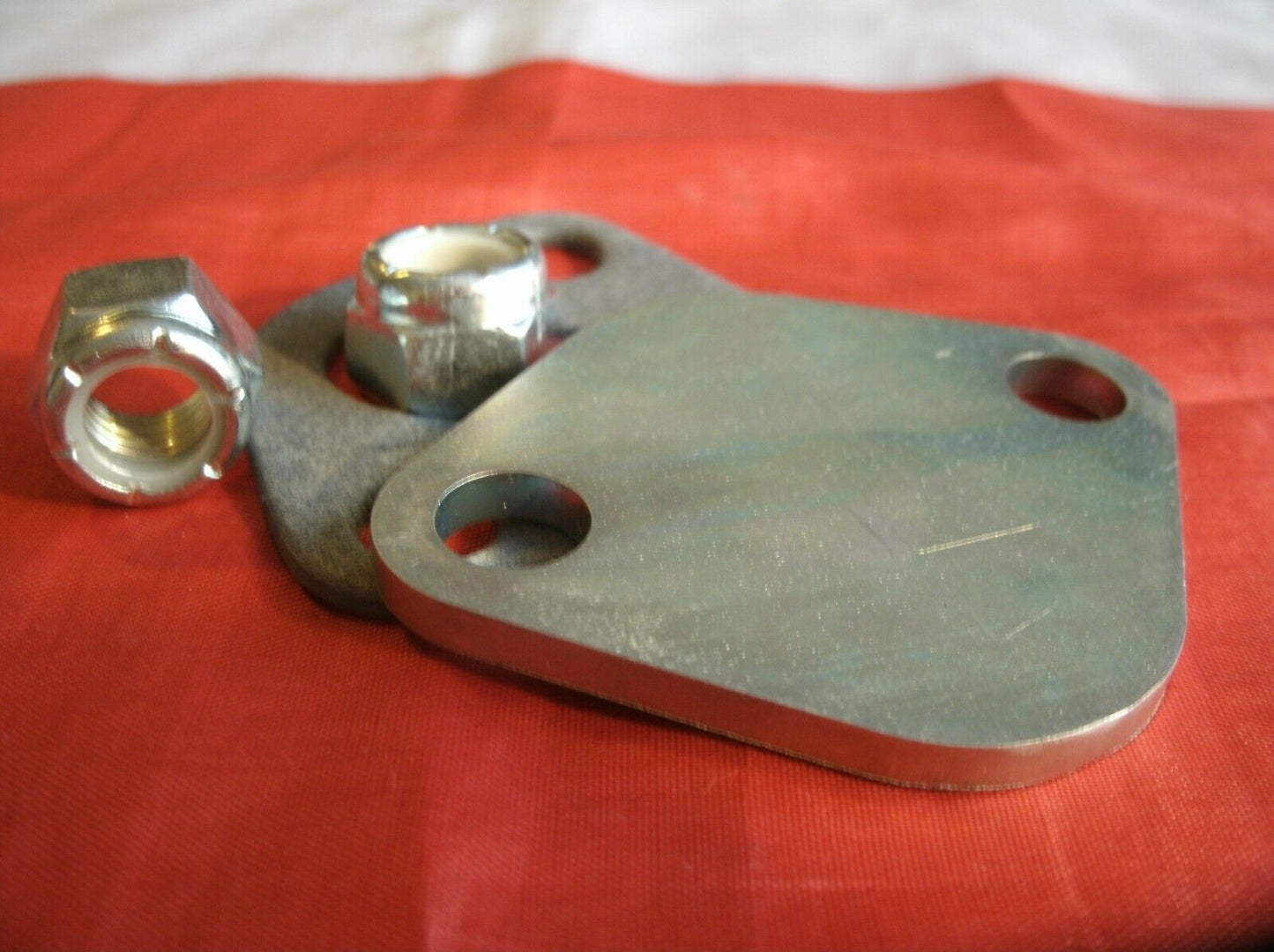 New Rover P4 80 1959 to 1962 Petrol Pump Blanking Plate Kit Gasket & Lock nuts.