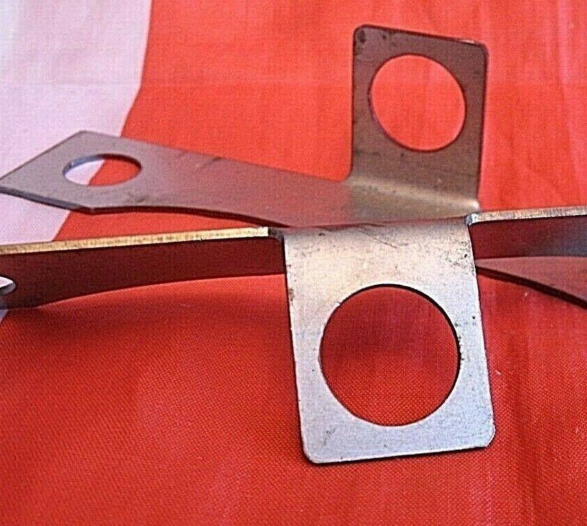 Rover SD1 Front Lower Suspension Steering Arm Lock Tabs Near & Off Side CRC438