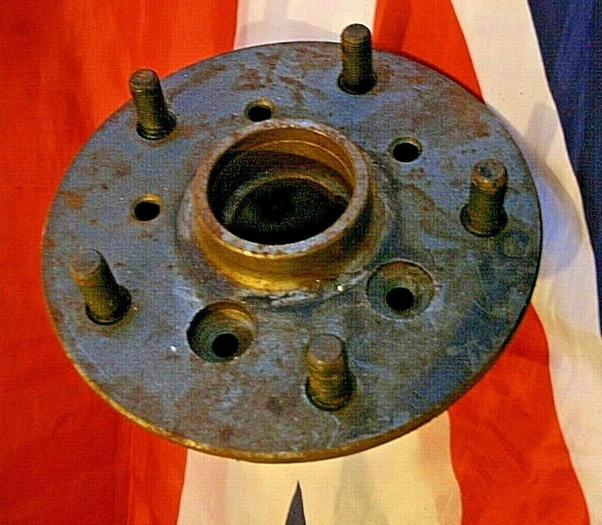 NOS Rover P6 V8 Front Suspension Hub Assemble & Wheel Studs
