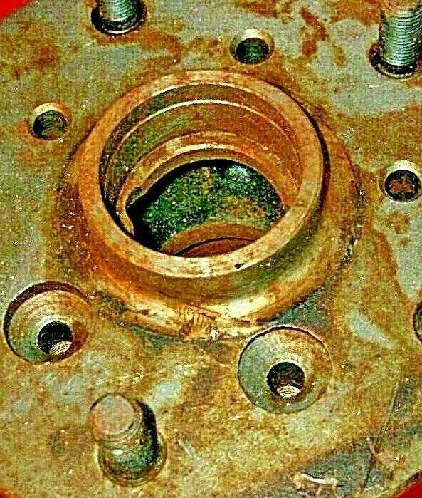 NOS Rover P6 V8 Front Suspension Hub Assemble & Wheel Studs