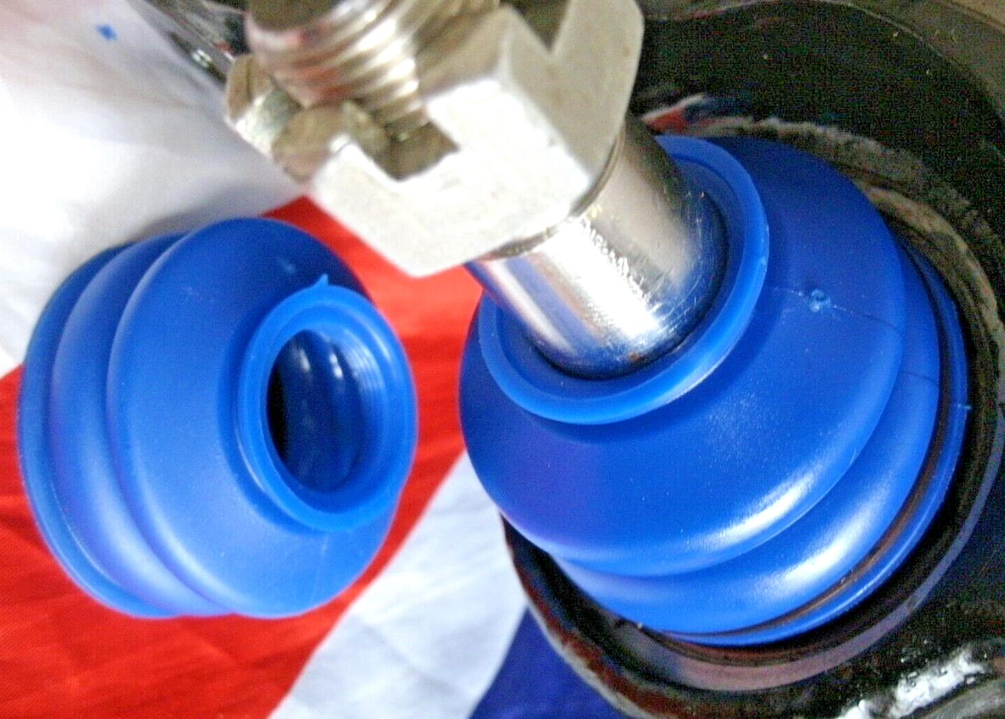 1 new Rover P6 Flexible Dust Cover For The Lower Ball Joint For the Front Swivel