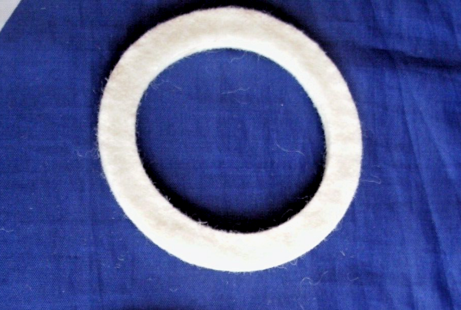 One NEW Volvo P1800s Front Crank shaft Oil Seal Felt Type from 1969 to 1973.