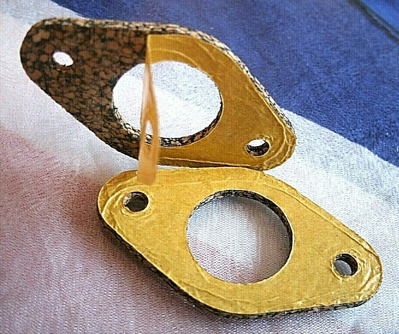 1 New Rover P5 3 Litre Petrol Tank Change over Valve Self Adhesive Cork Gasket