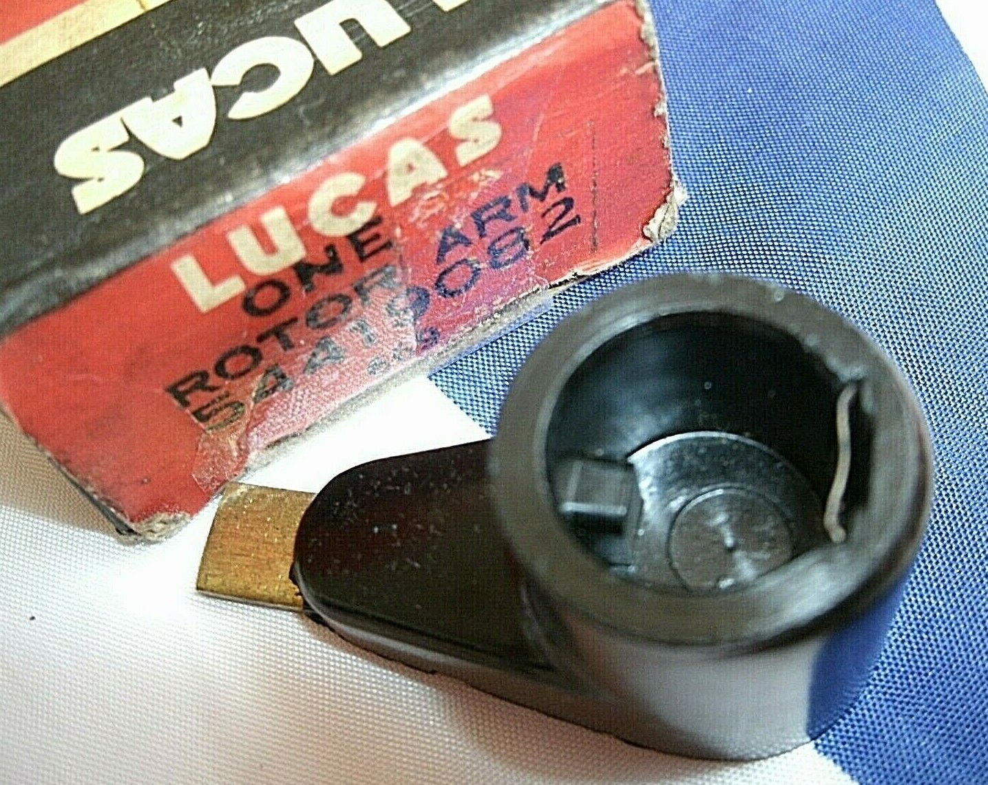 One NOS V8 Rotor Arm Lucas 54419082 Aston Rolls Rover Triumph Stag With O/E Box