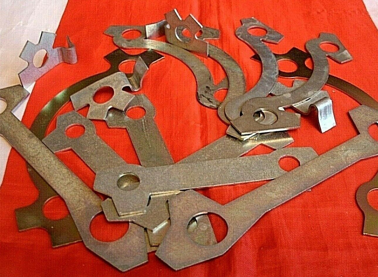 FORD LOTUS CORTINA MK 1 NEW SET OF FRONT SUSPENSION ENGINE MOUNT LOCK TABS KIT.