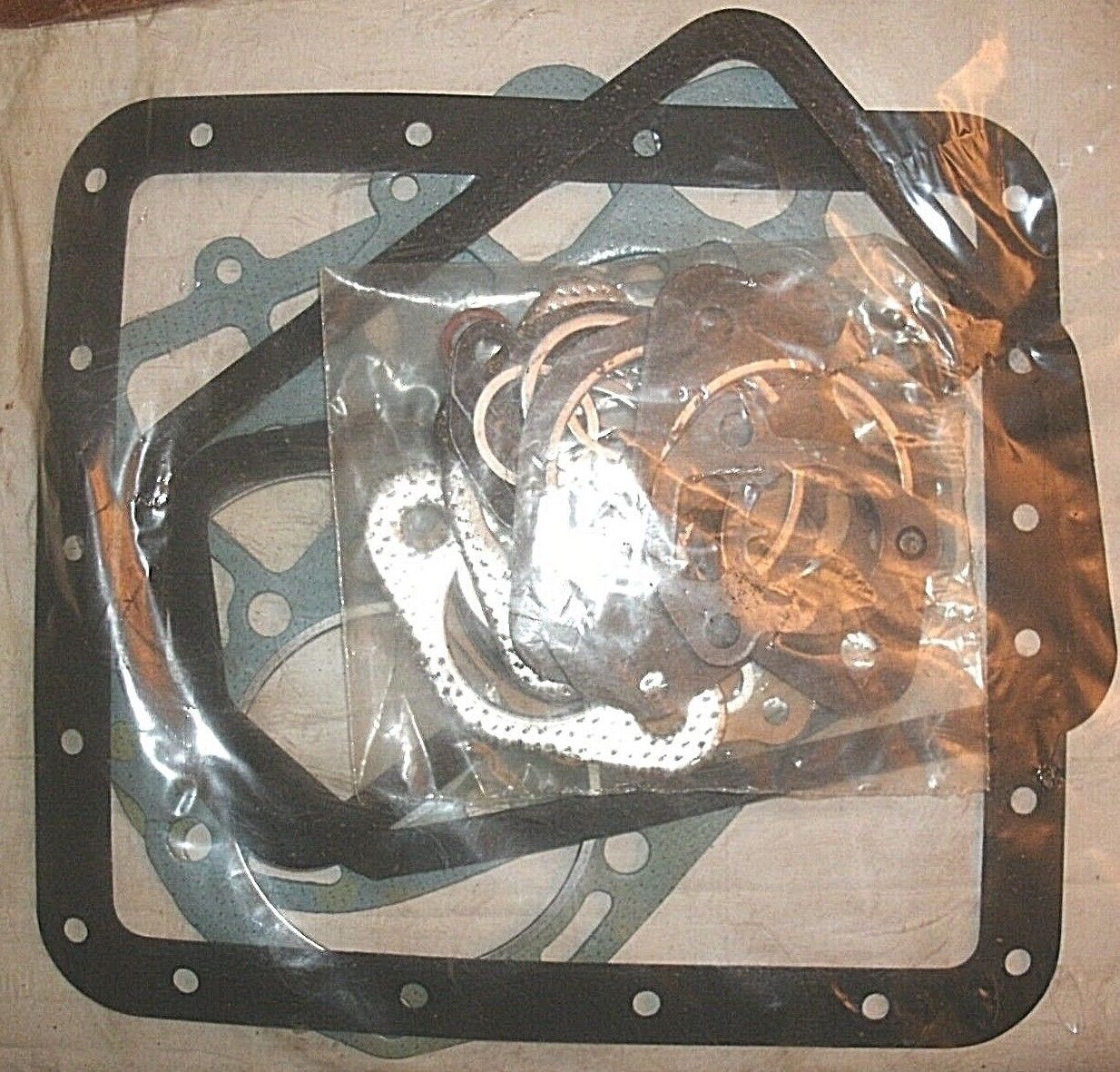 Bedford Midi 2.0 Diesel 4FC1 NOS Head Gaskets set