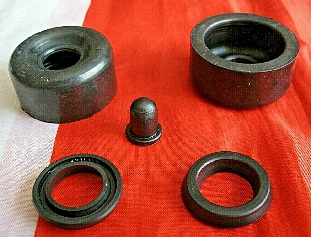 1 New Rover SD1 2.0 2.3 2.6 3.5 Rear Wheel Cylinder Seal kit SSB528 1976 On.