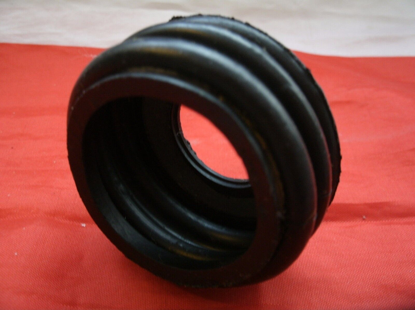 NOS ROVER P5 3 LITER UPPER SWIVEL BALL JOINT DUST COVER GENUINE ORIGINAL