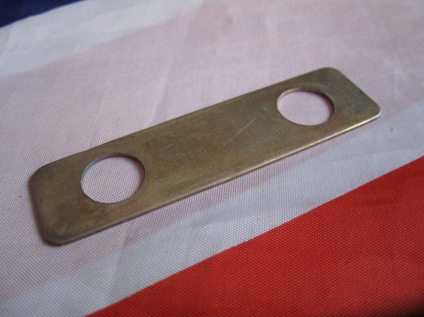 NOS Rover P6 2000 2200 & 3500 One Girling Rear Brake Pad Lock Tab 605053