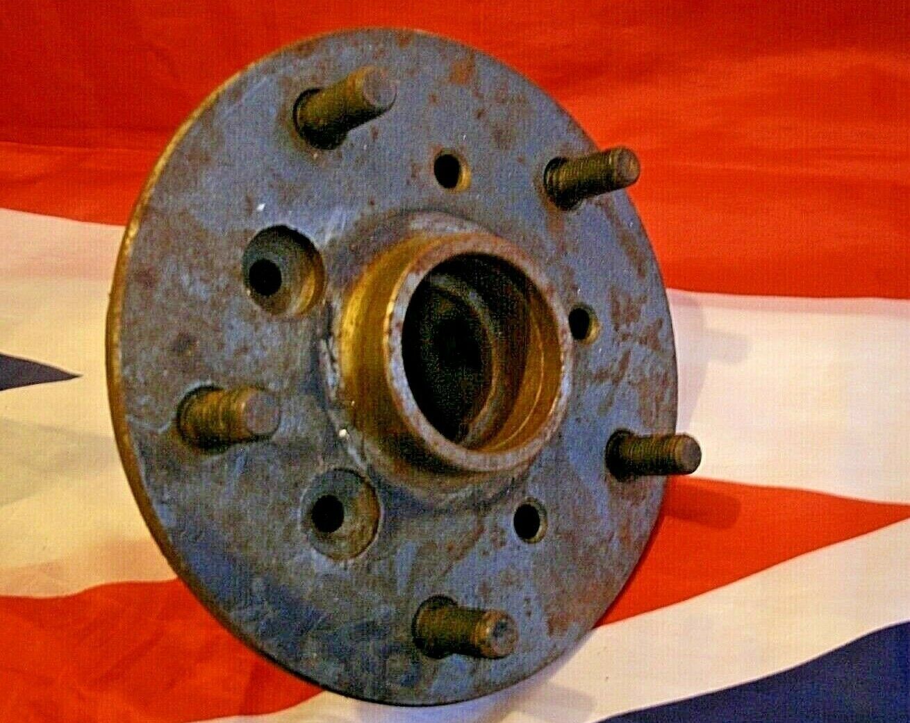 NOS Rover P6 V8 Front Suspension Hub Assemble & Wheel Studs