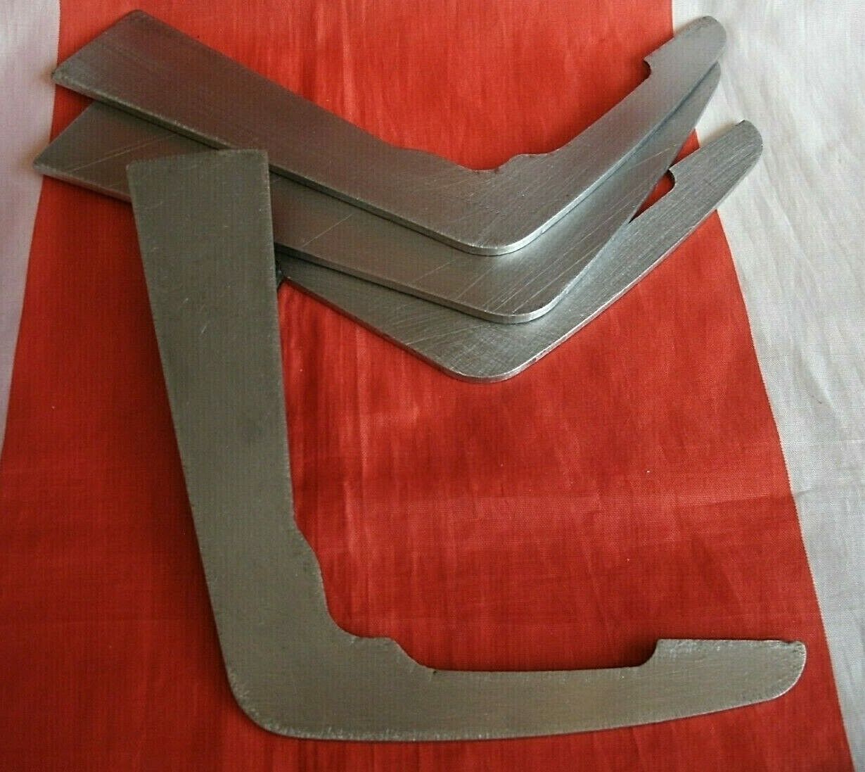 One Set 4 Rover P6 Reinforcing Plate Rear MTG Bracket Front Base Unit JRC1109