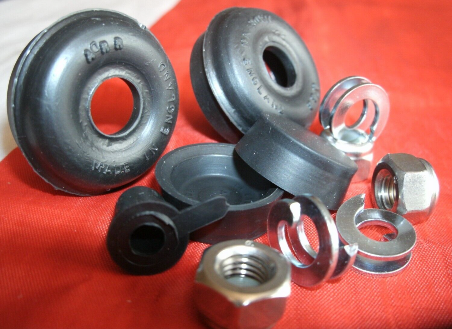 Rover P4 Rear Brake Cylinder Service set Rubber Seals Lock nut & Special Washers