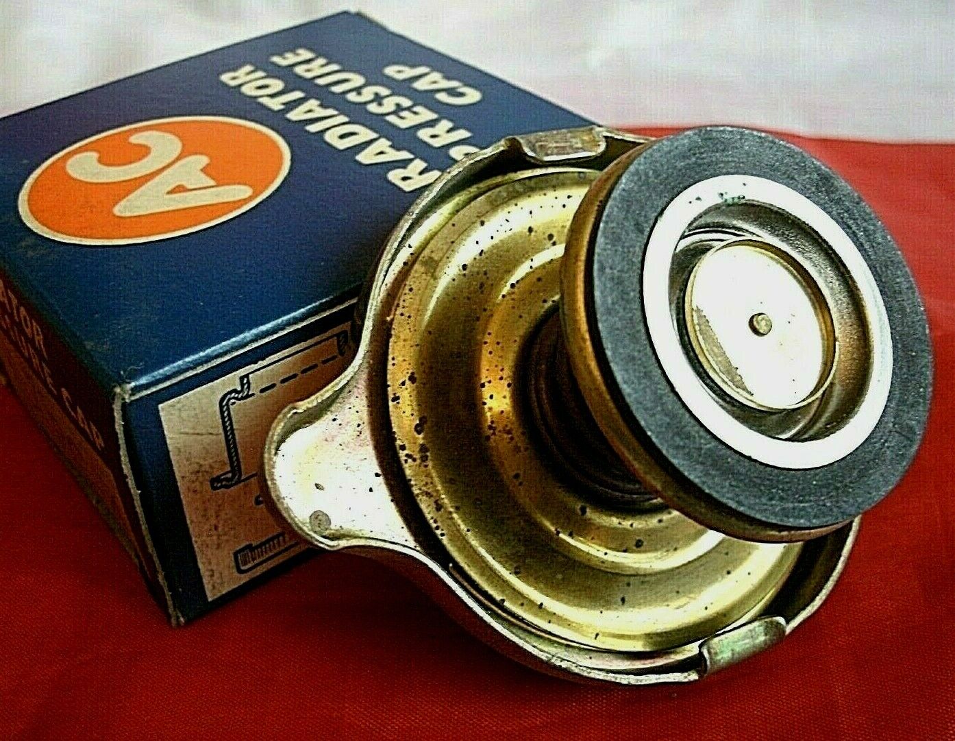 ONE New Old Stock A C Delco 4 lbs Radiator Pressure Cap 850798 With Box.