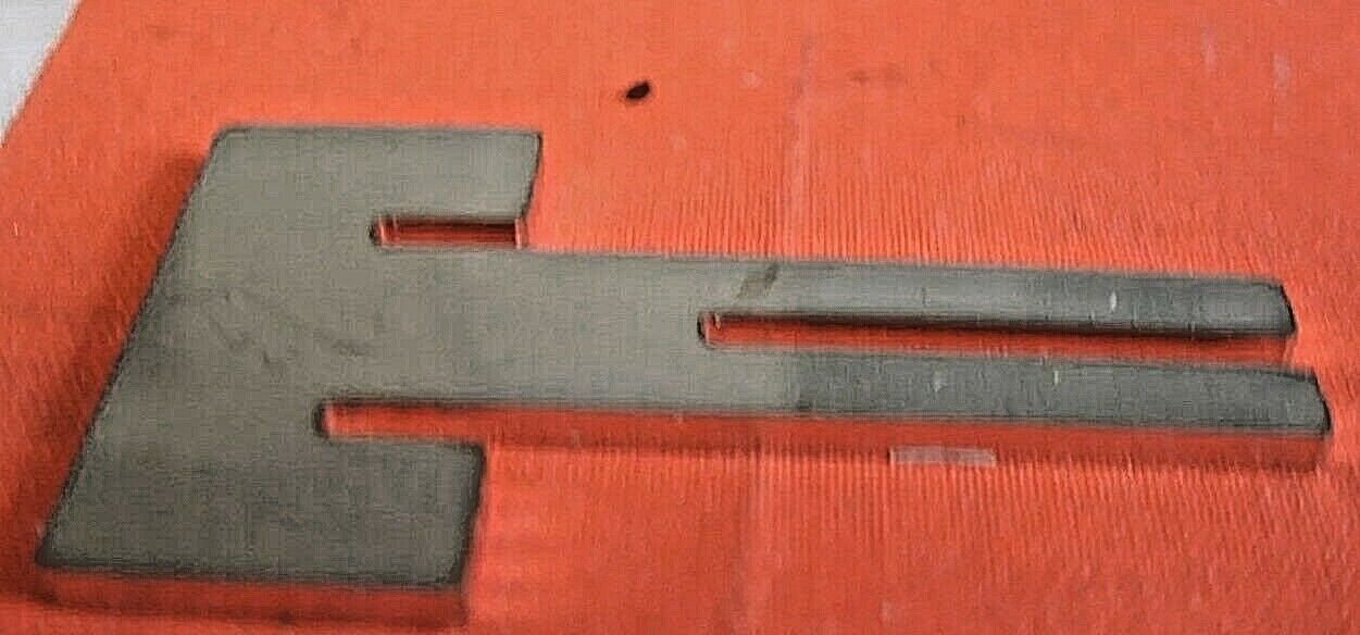 Rover P4 all models 1950 to 1964 One bonnet finishing strip fitting clip