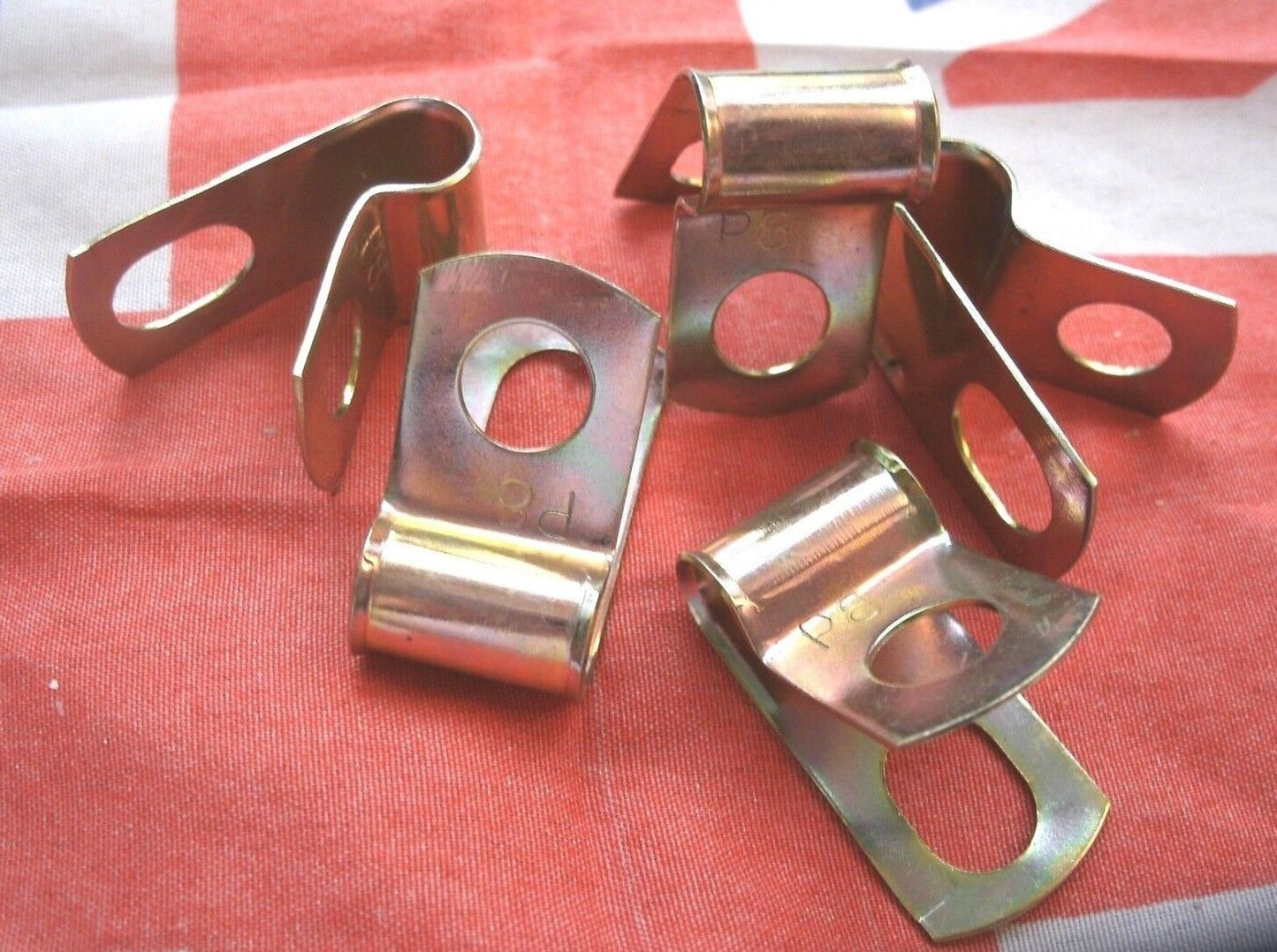 NEW Set Of 5 3/16 Bright Zinc Plated Steel P Clips Clamp Cable Fixing Wire
