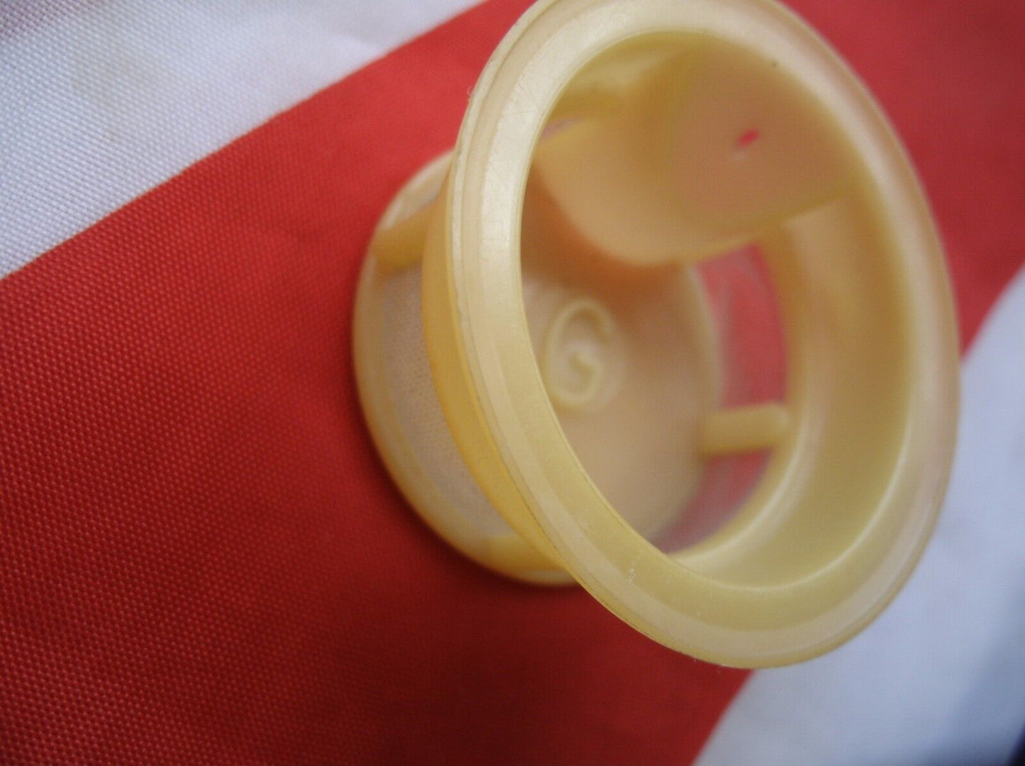 LAND ROVER SERIES NEW OLD STOCK STEEL BRAKE FLUID SUPPLY TANK FILTER.