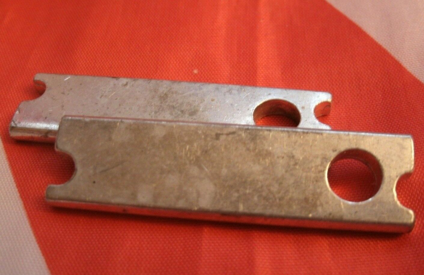 ROVER P6 2 2.2 3.5 ONE New Stainless Steel Rear Brake Caliper Retaining Plate