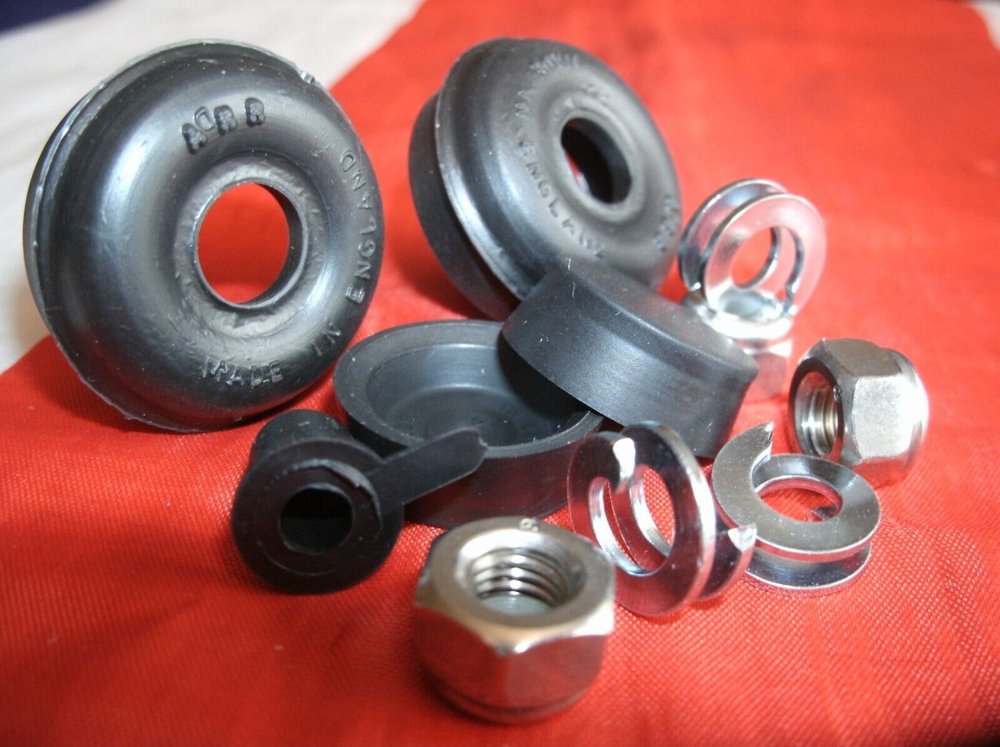 Rover P4 Rear Brake Cylinder Service set Rubber Seals Lock nut & Special Washers