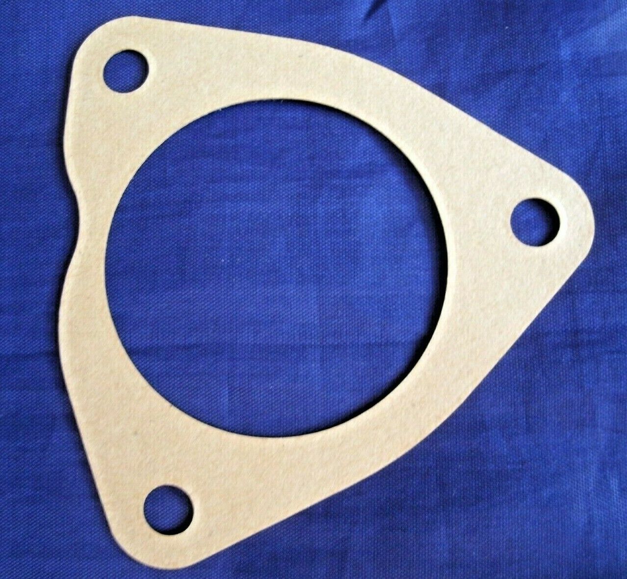 NEW ROVER P5 3 LITRE ALL MODELS ONE COOLANT SYSTEM THERMOSTAT GASKET 1959 0N