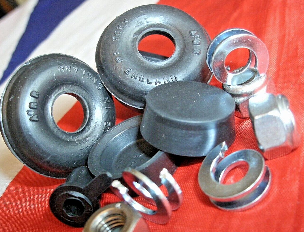 Rover P4 Rear Brake Cylinder Service set Rubber Seals Lock nut & Special Washers