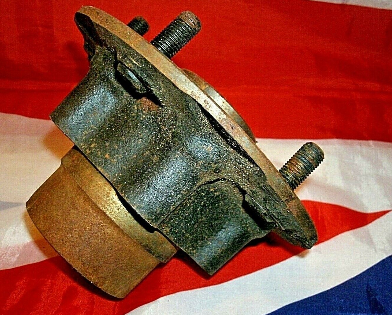 NOS Rover P6 V8 Front Suspension Hub Assemble & Wheel Studs