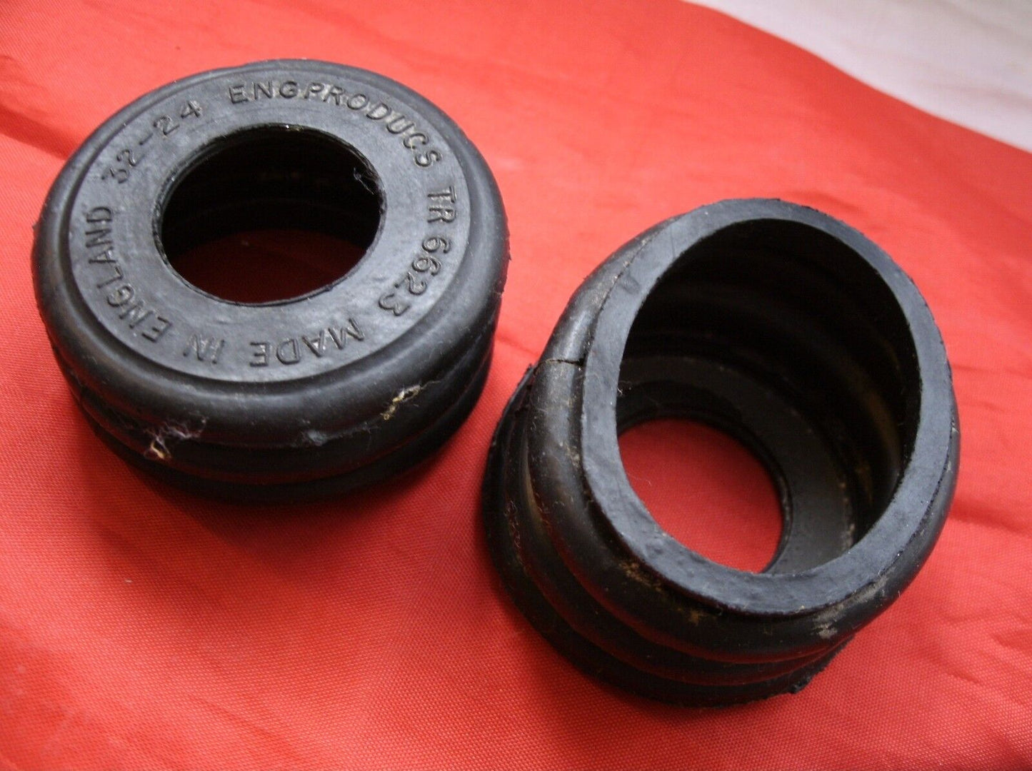 NOS ROVER P5 3 LITER UPPER SWIVEL BALL JOINT DUST COVER GENUINE ORIGINAL