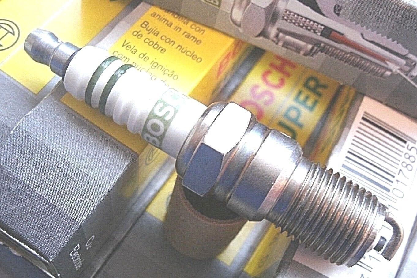 ONE NEW SET OF 4 H7DC Genuine Boxed Bosch Super Spark Plugs 0241235636-740.