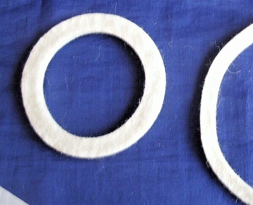 One NEW Volvo P1800s Front Crank shaft Oil Seal Felt Type from 1969 to 1973.