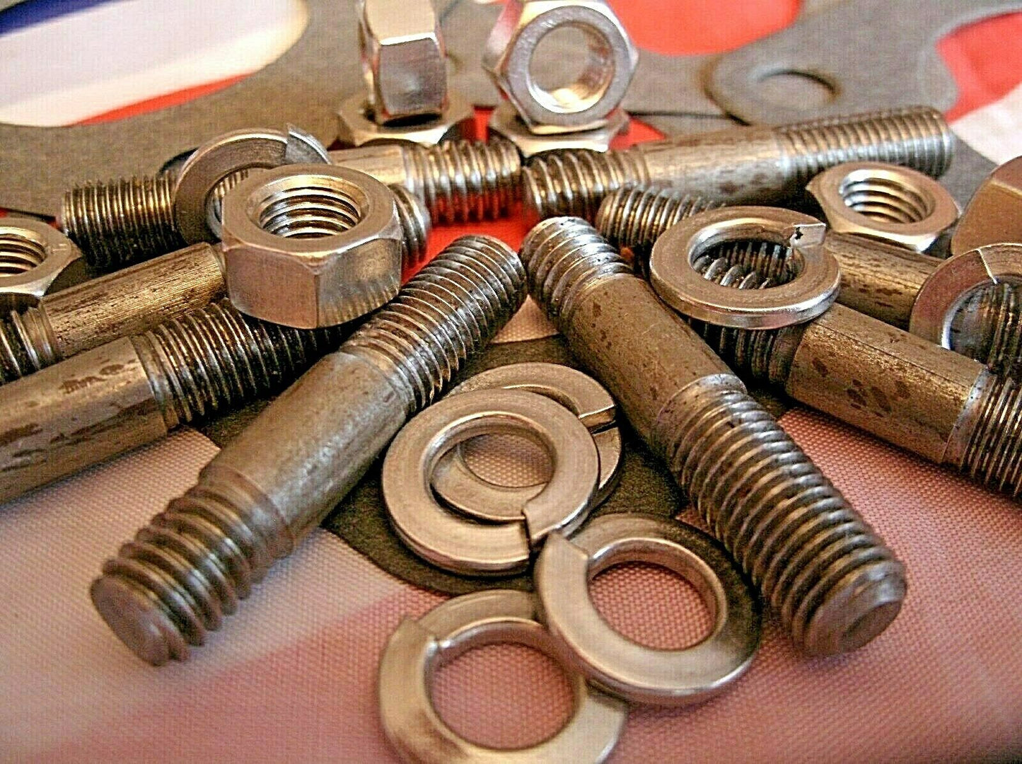 Land Rover FC Carburettors Mount Kit for manifold Studs Nuts Springs Washers