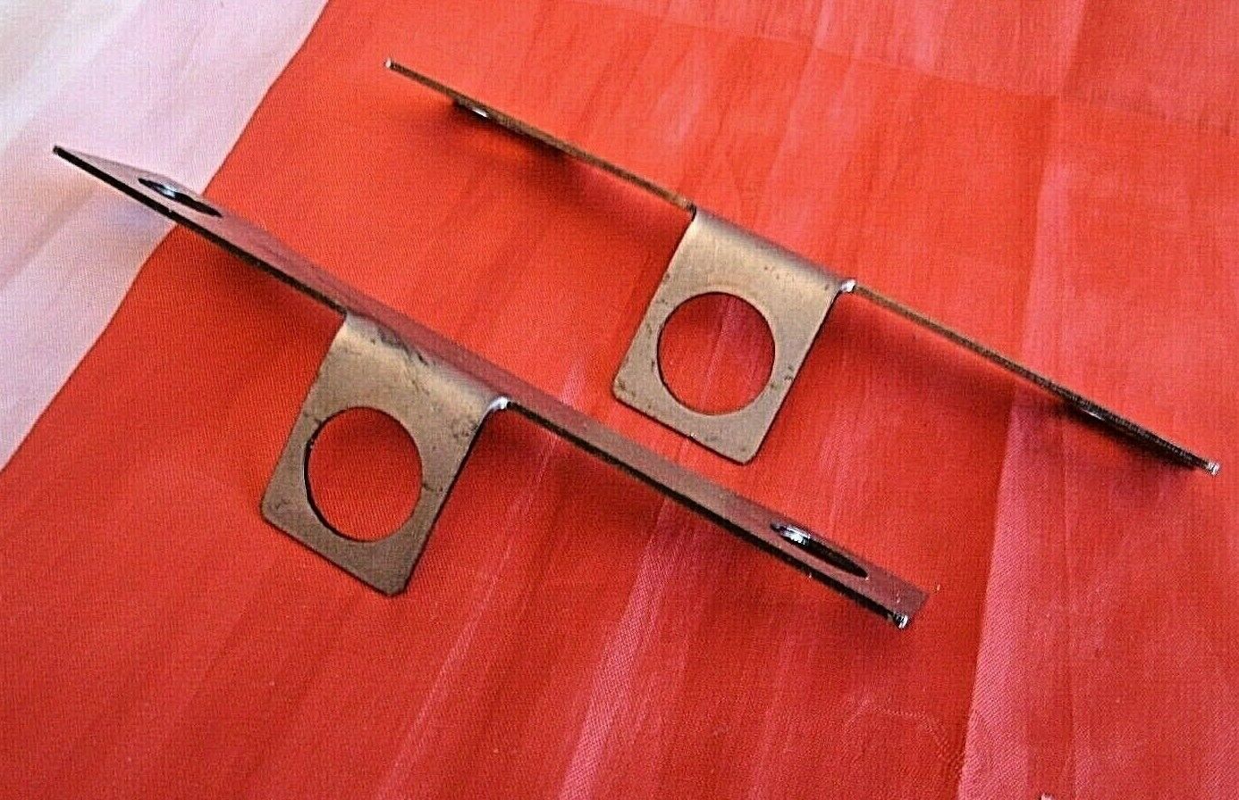 Rover SD1 Front Lower Suspension Steering Arm Lock Tabs Near & Off Side CRC438