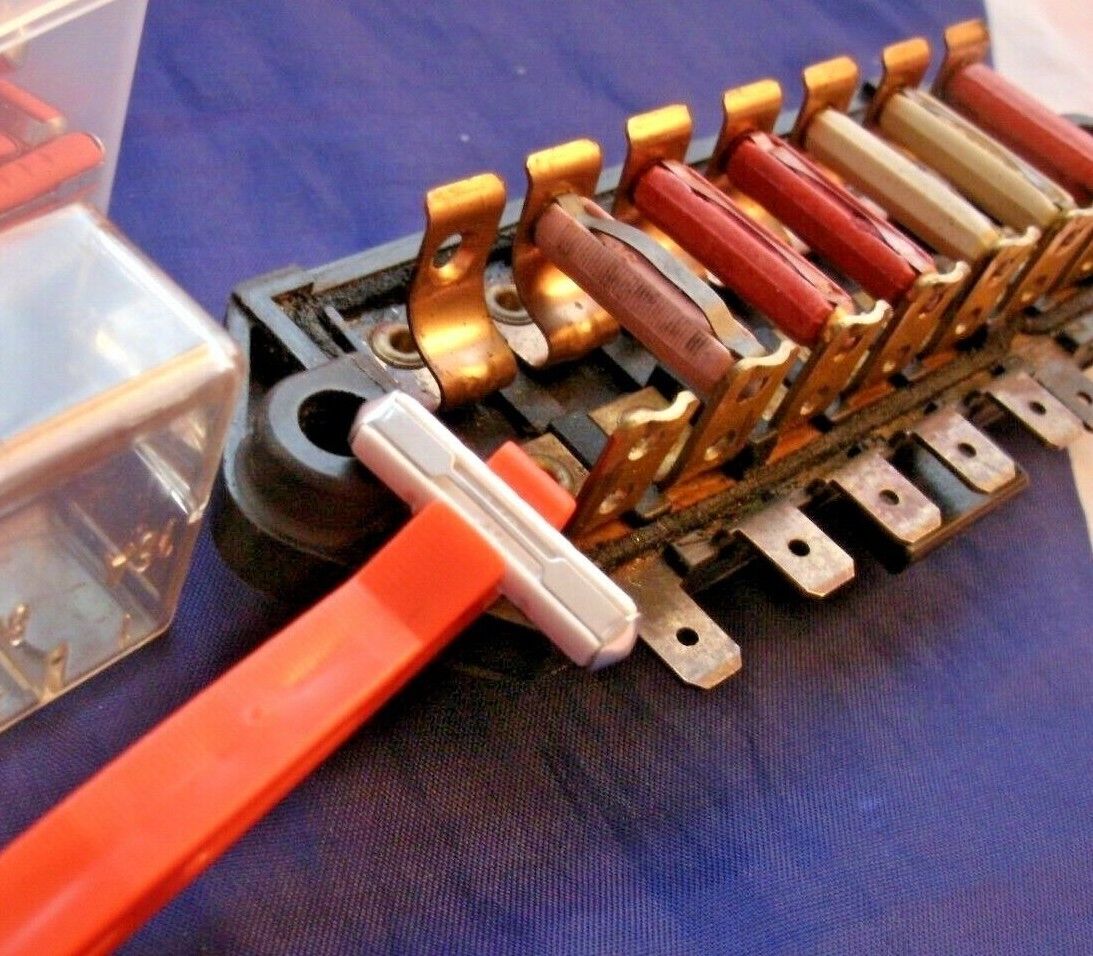 FORD ESCORT BDA TWIN CAM MEXICO Replacement Ceramics Fuses with & fitting tool