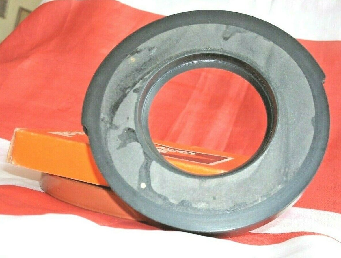 One NOS Pair Of Front & Rear Rover P6 2000 2200 Crankshaft Oil Seal,s 1963 1977.