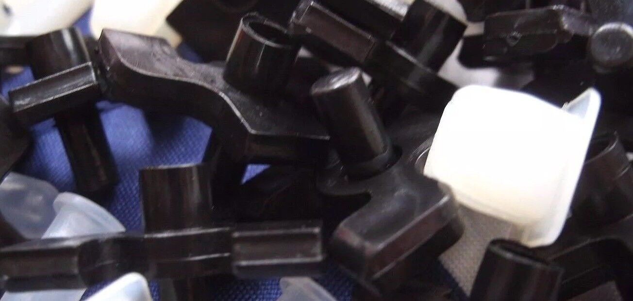 FORD GRANADA ONE NEW Set of Chrome wast line trim fixing Clips